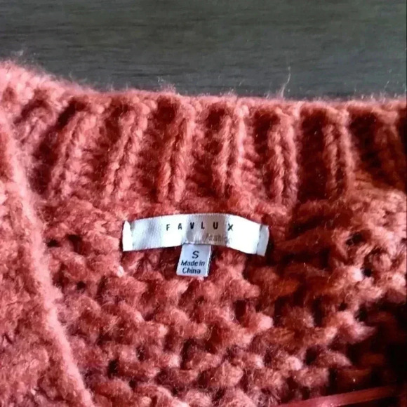 FAVLUX Sweater - Picture 3 of 3